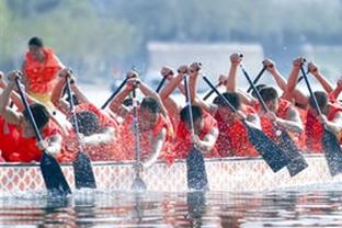 Giám đốc Eindhoven: Chúng ta nên kích hoạt điều khoản mua lại của Dester và Tillman